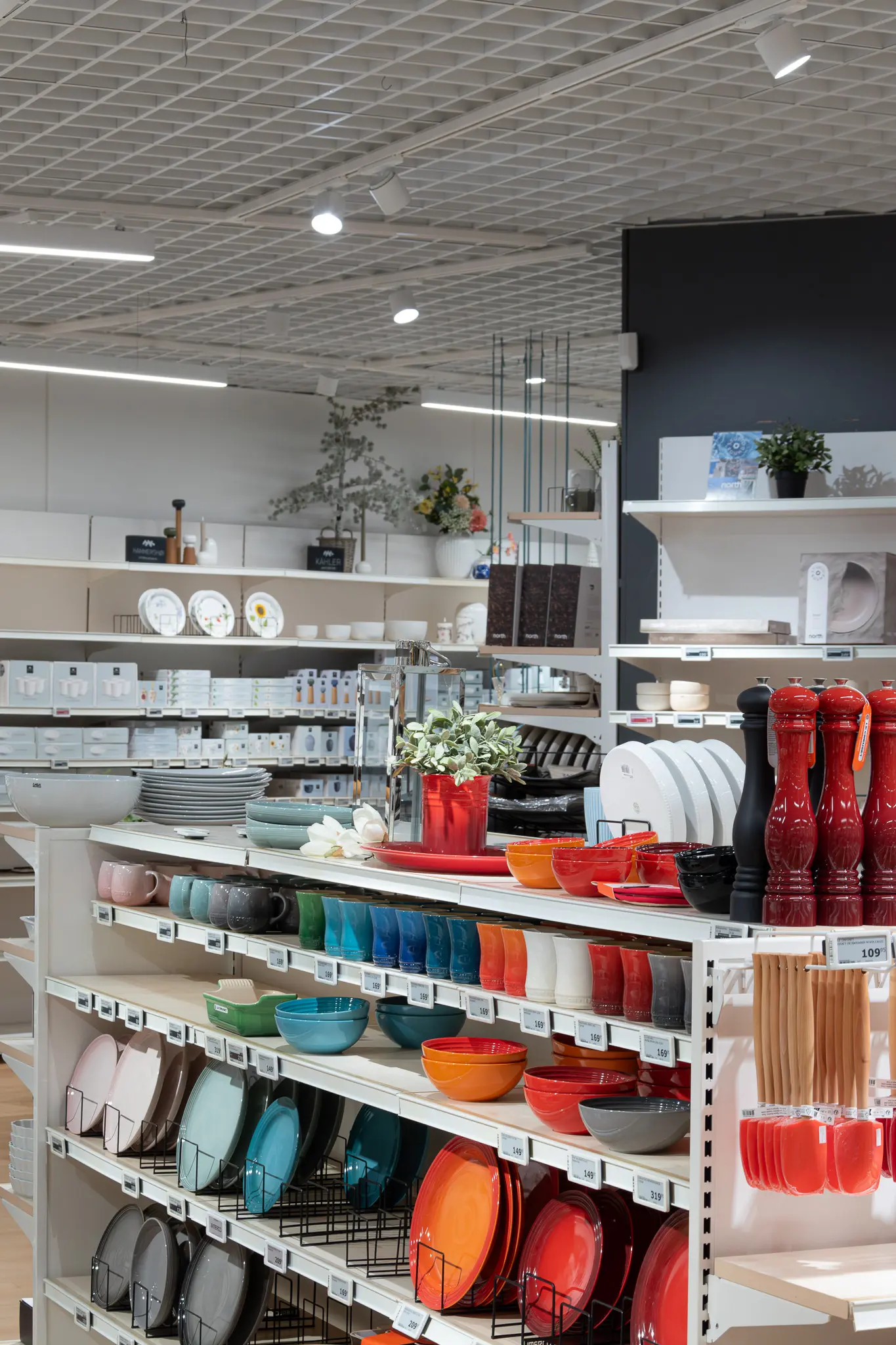 Linear light over shelving